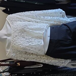 Michelle Nicole Cropped Rose Patterned Lace Top in Cream